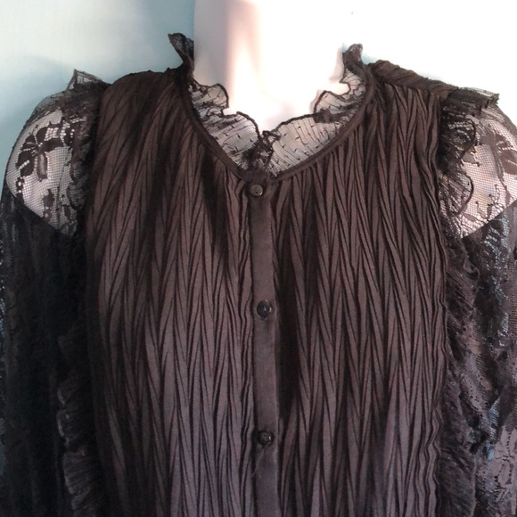 NWOT Zara Laced Mid-Sleeves Cropped Blouse - Picture 2 of 6